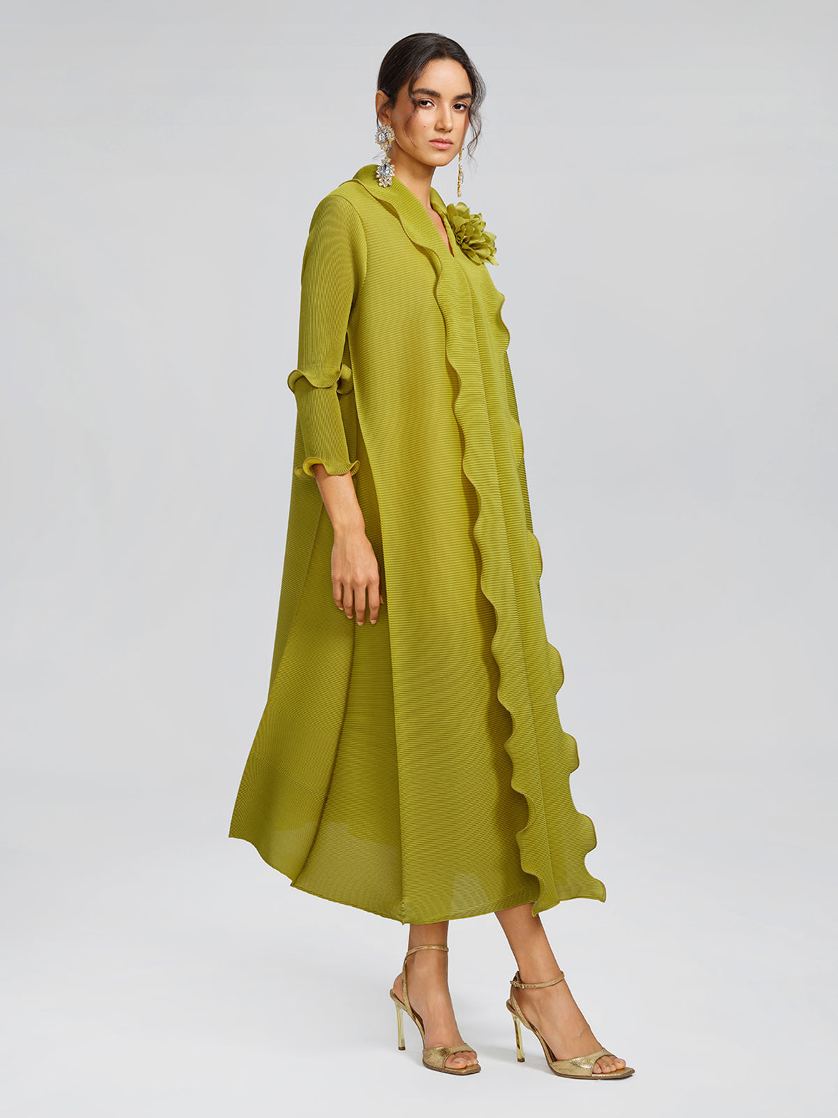 Ruffle Pleated Floral Brooch 3/4-Sleeve Gown