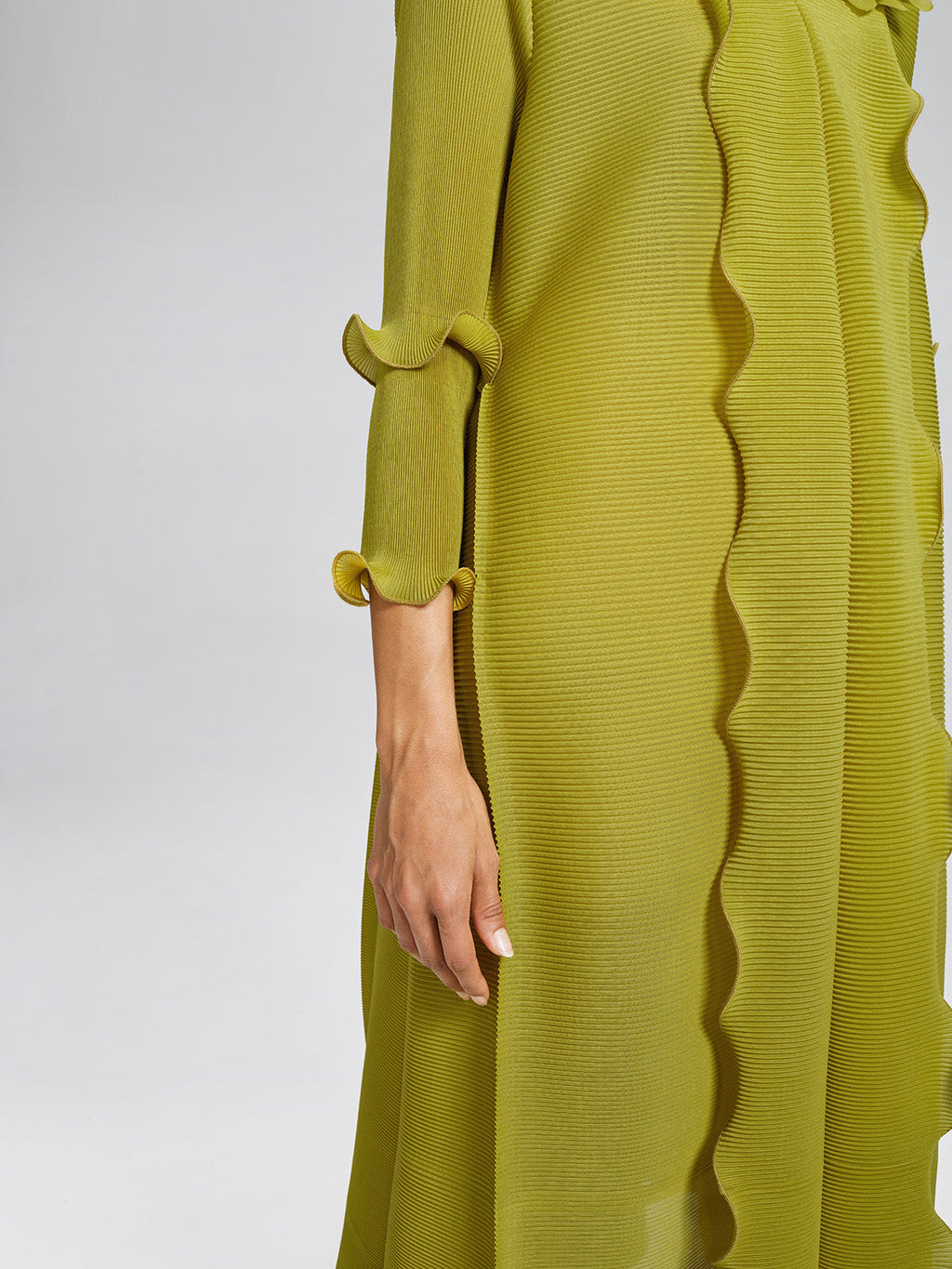 Ruffle Pleated Floral Brooch 3/4-Sleeve Gown